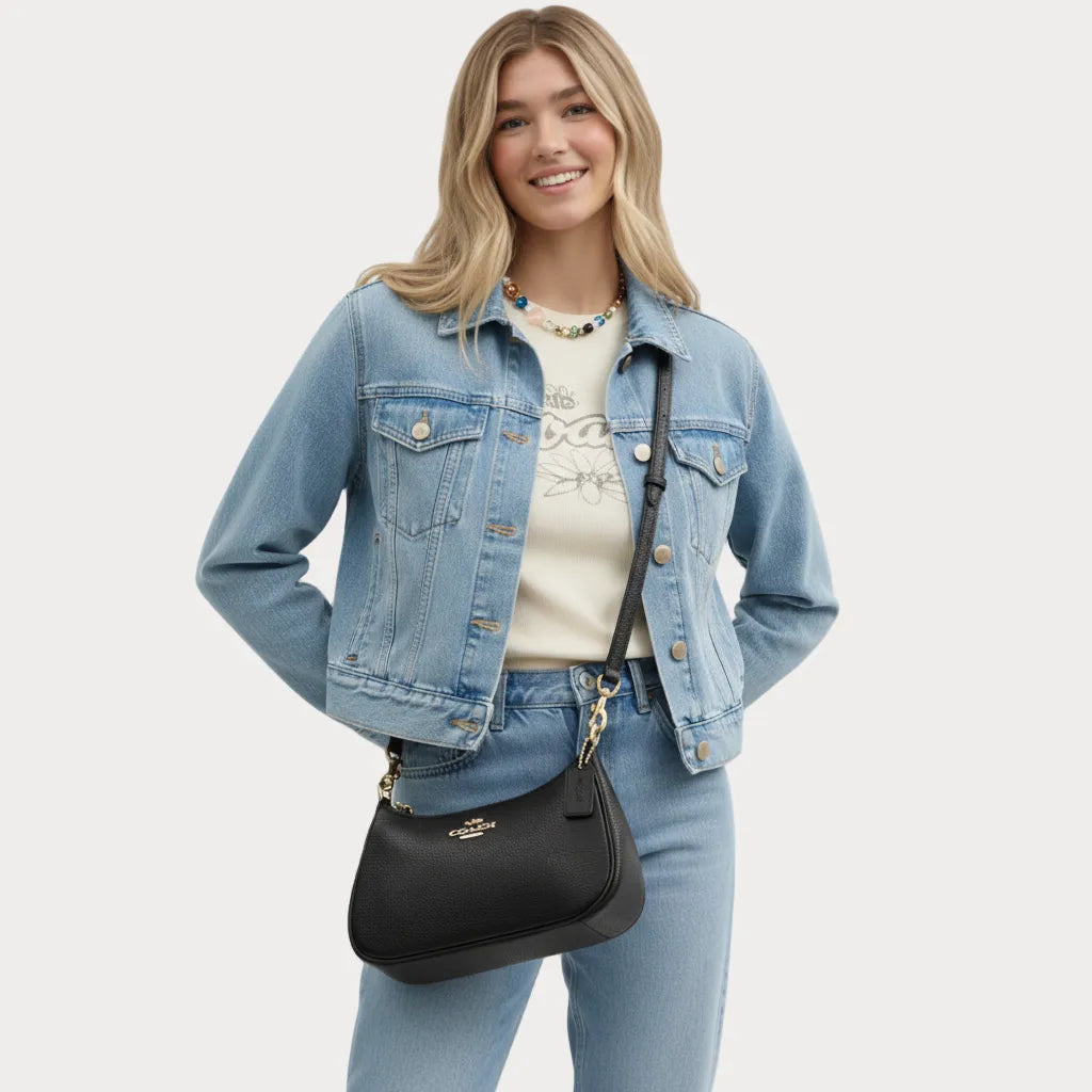 Teri Shoulder Bag In Signature Canvas - Gold/Black