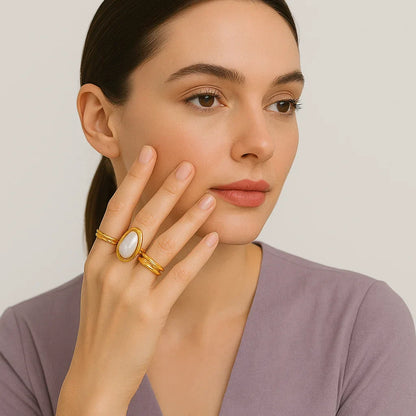 Luna Pearl Ring